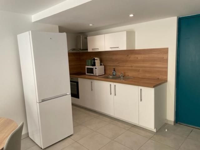 Appartement Climatise Avec Cour En Centre Ville Carpentras Dış mekan fotoğraf