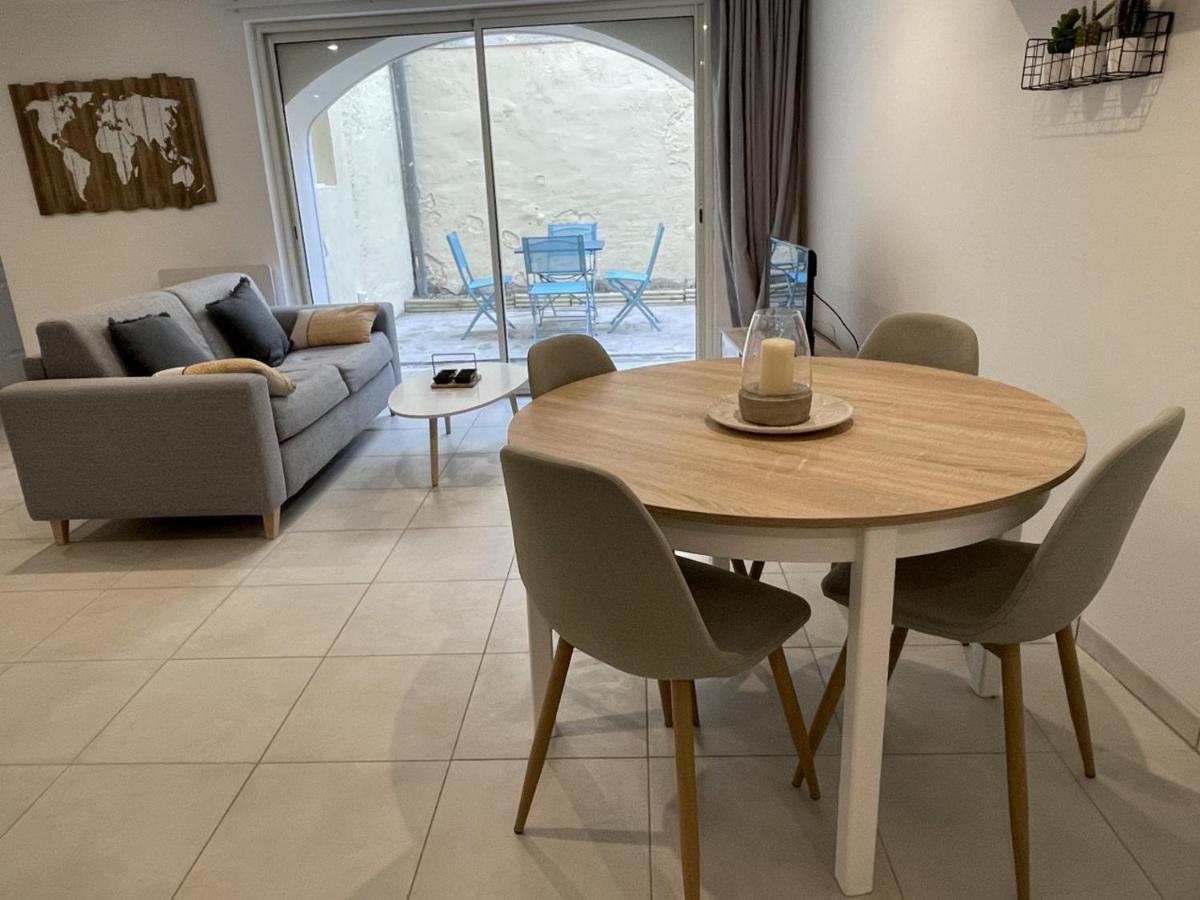Appartement Climatise Avec Cour En Centre Ville Carpentras Dış mekan fotoğraf