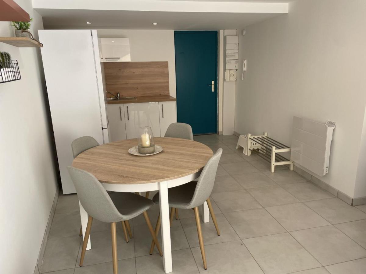 Appartement Climatise Avec Cour En Centre Ville Carpentras Dış mekan fotoğraf